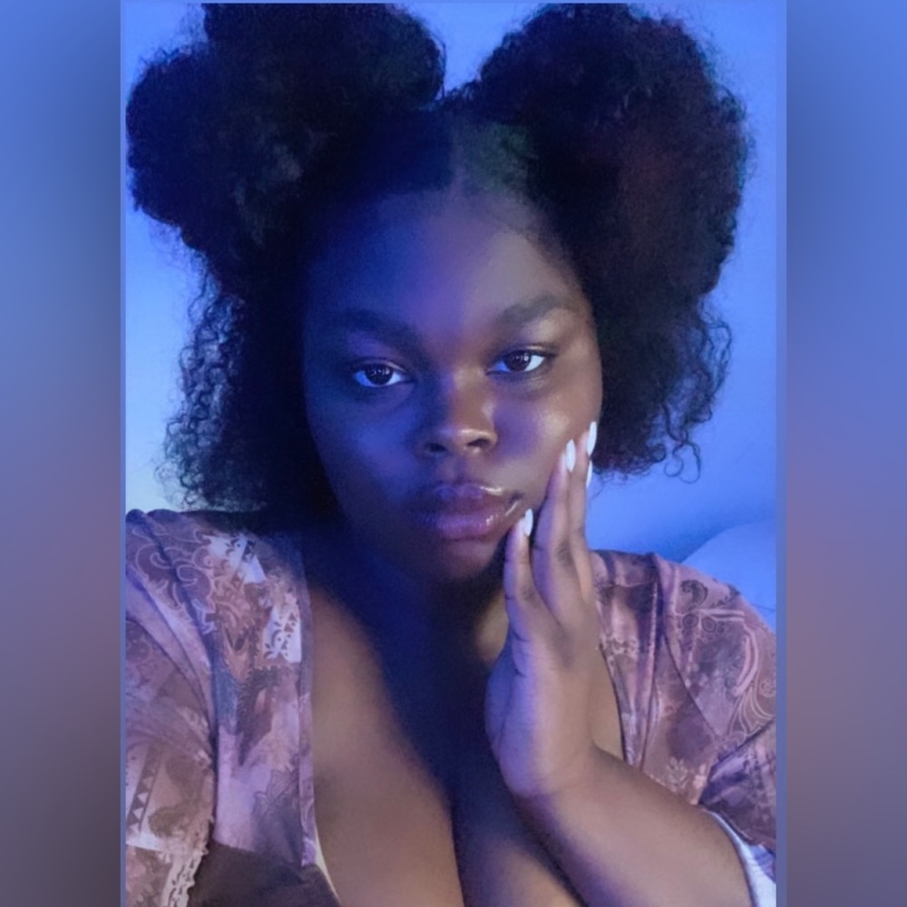 Meet your Posher, Amari